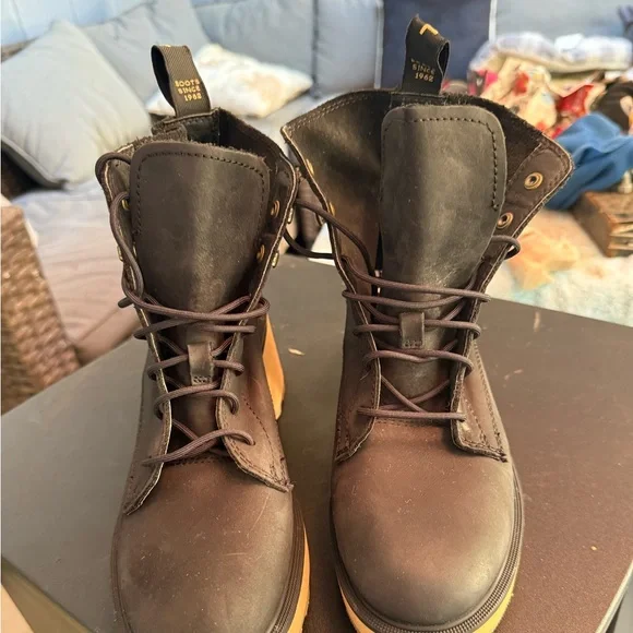 SOREL Women's Hi-Line Heel Lace Boots Black Size 7.5 - Picture 4 of 6